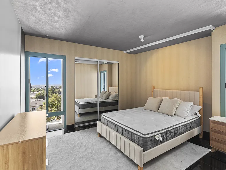 10336 Wilshire Blvd #703-1 — Photo 7