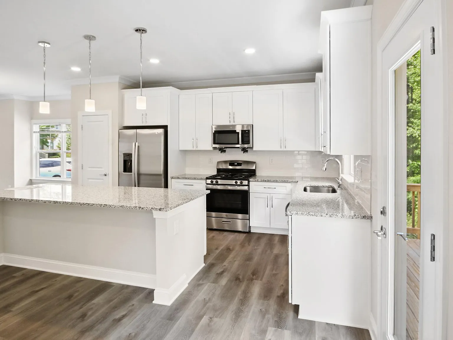 4 bed, 3460 sqft, $3,250 — Photo 4