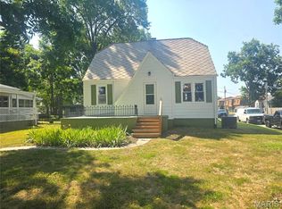 698 Center Dr, Ste Genevieve, MO 63670