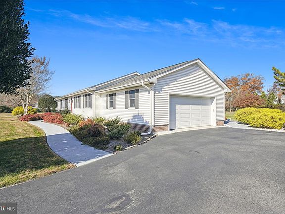 3rd image of 221 Prospect Bay Dr E