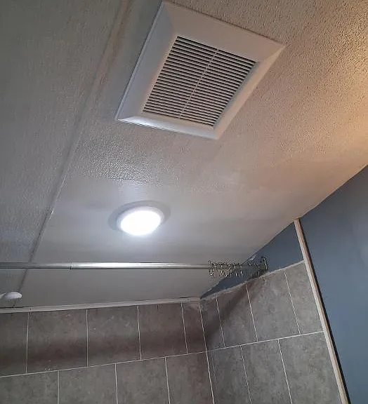 15498 Lakeshore Dr — Photo 2