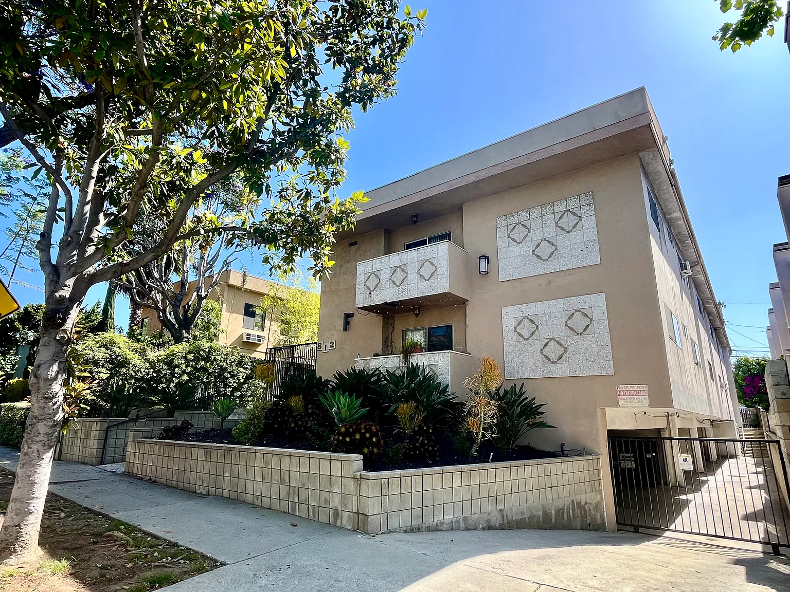 2 bed, 1200 sqft, $2,690 — Photo 1