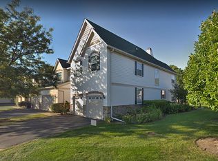 394 Shadow Creek Dr, Vernon Hills, IL 60061