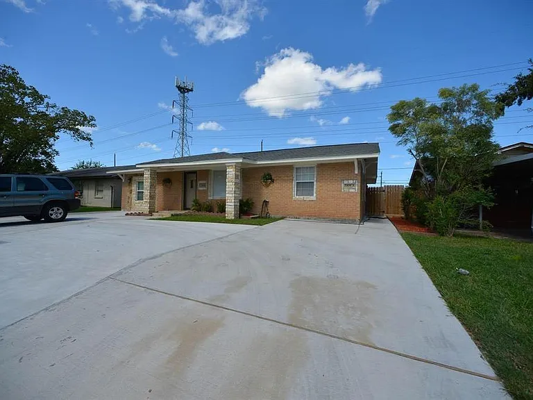3309 Sunbeam St — Photo 3