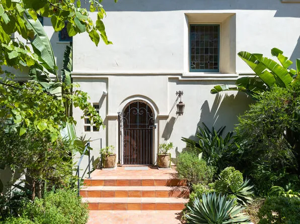 3842 Carnavon Way, Los Angeles, CA 90027