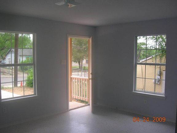 5th image of 178 Beethoven St #1