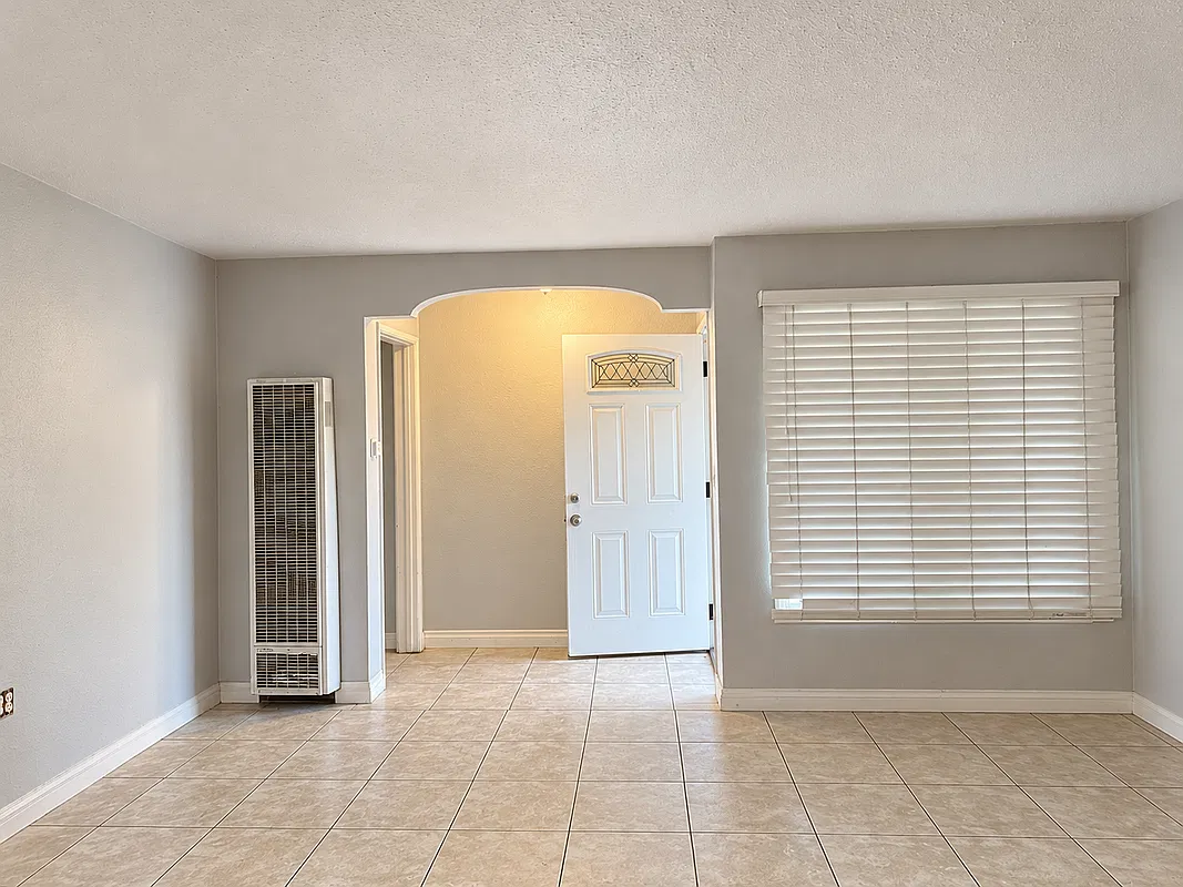 2 bed, 1.0 bath, 825 sqft, $2,195 — Photo 3