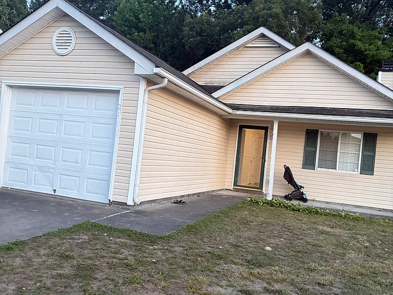 2462 Stratford Lake Rd — Photo 15