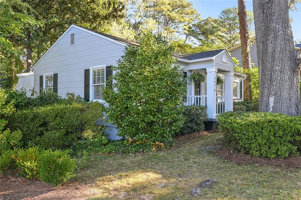 3 bed, 2.0 bath, 1031 sqft, $2,795 — Photo 1