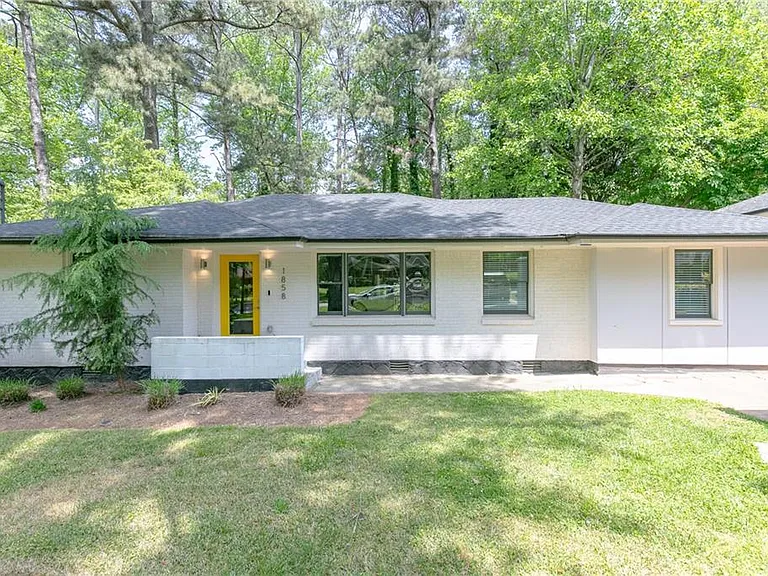 1858 Longdale Dr — Photo 1
