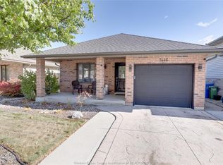2446 Gatwick Ave, Windsor, ON N8P1Y7