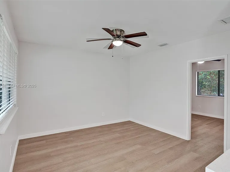 1280 NE 105th St #6 — Photo 12