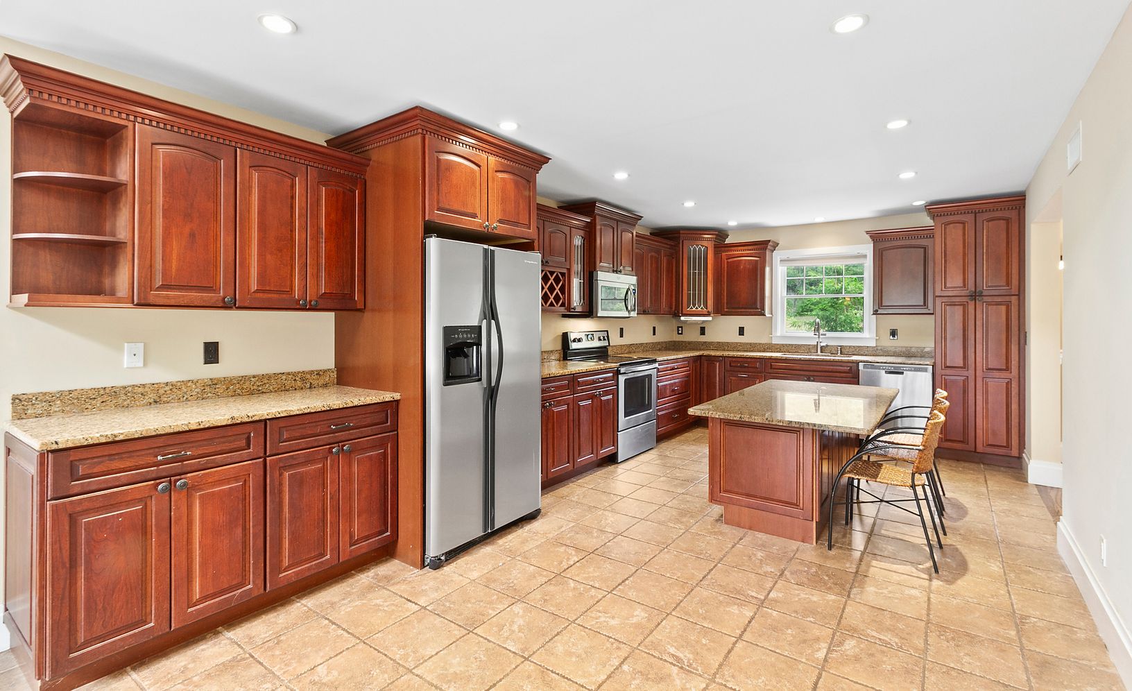  Open Kitchen