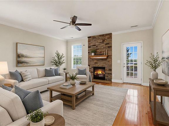 3rd image of 284 Ironwood Dr