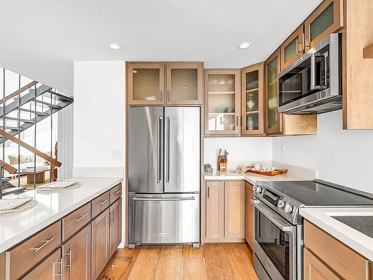 1025 Ocean Avenue — Photo 45