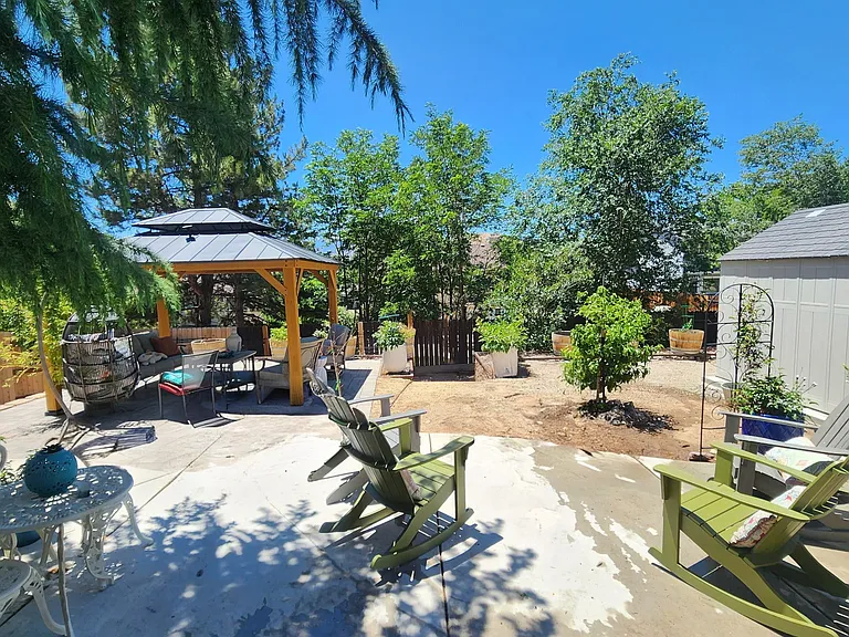 1627 Satellite Dr — Photo 2