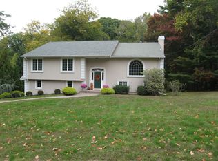 292 Briarwood Dr, Wyckoff, NJ 07481