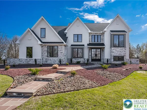 3373 Rising Sun Ct, Nazareth, PA 18064