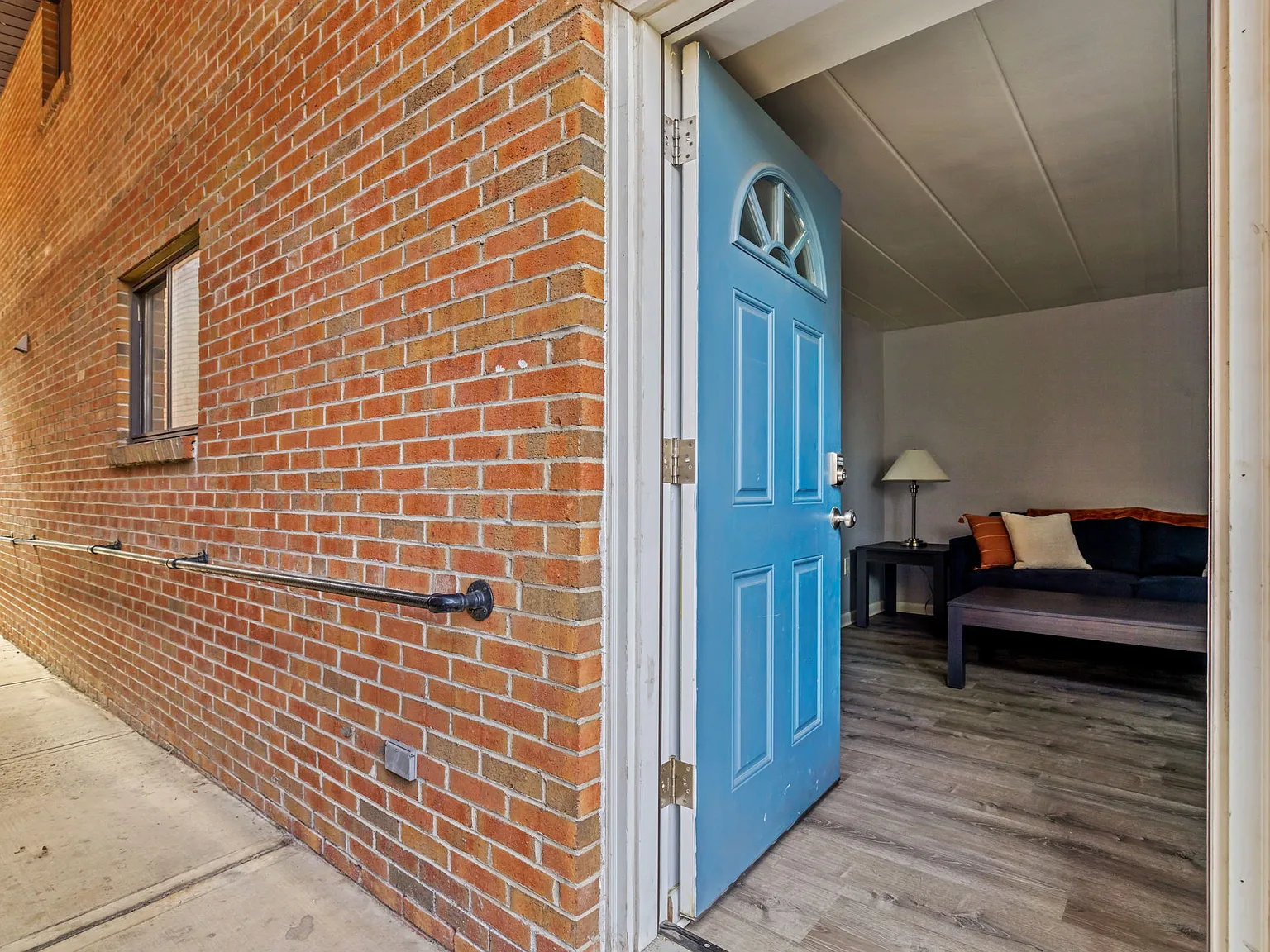 Mary Ann Apartments — Photo 3