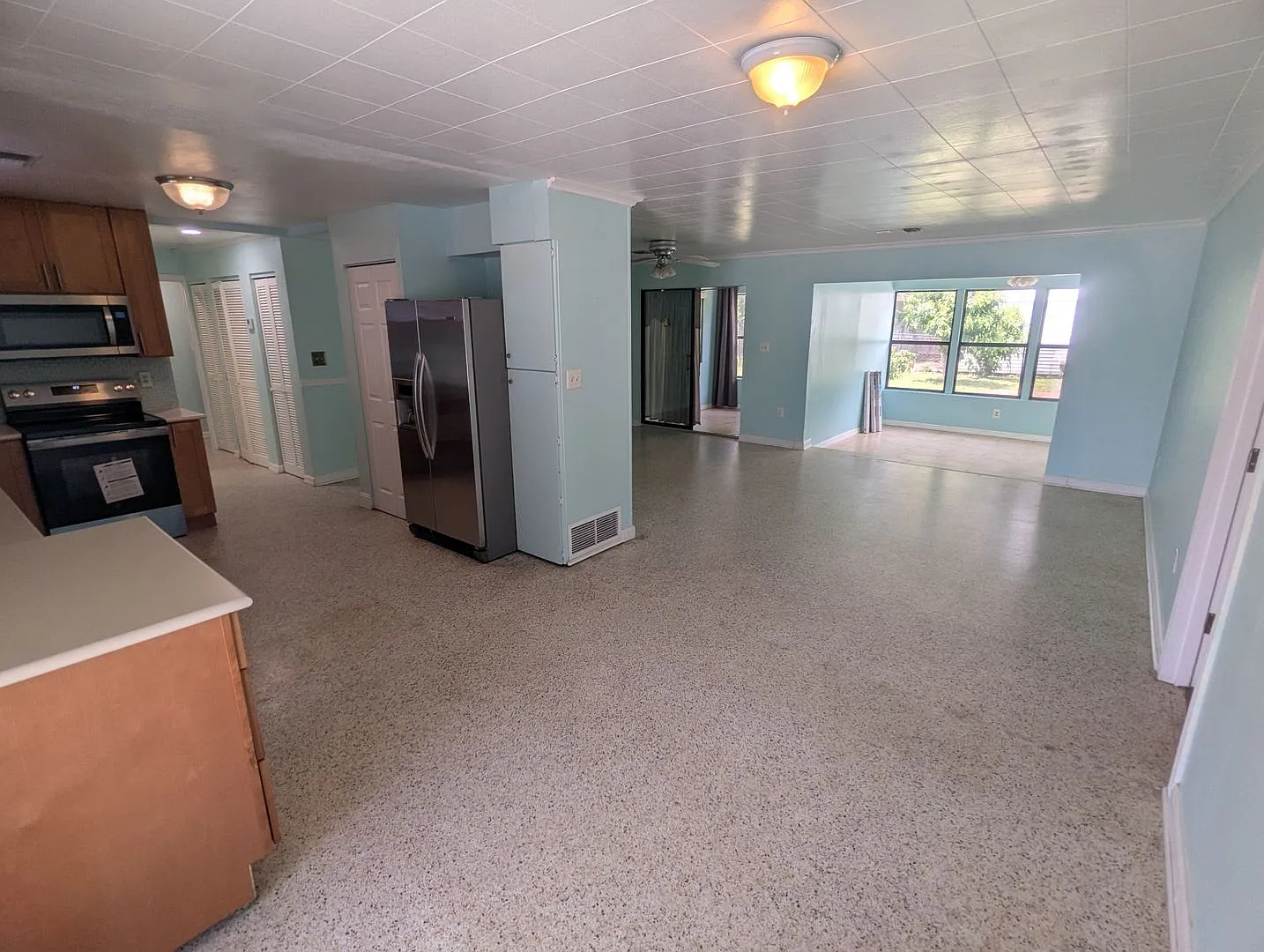 For Rent: 4 Bedroom, 3 Bathroom, Office/Den, Sunroom/Florida room, Large Shed, Huge backyard — Photo 3