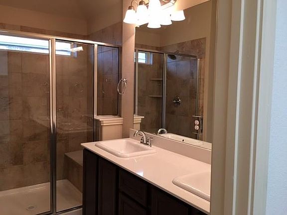4th image of 5105 Royal Springs Dr