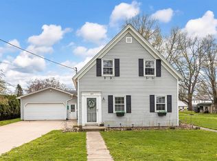 137 E 2nd St, Waterford, PA 16441