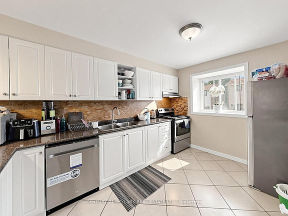 5th image of 164 Moregate Cres N
