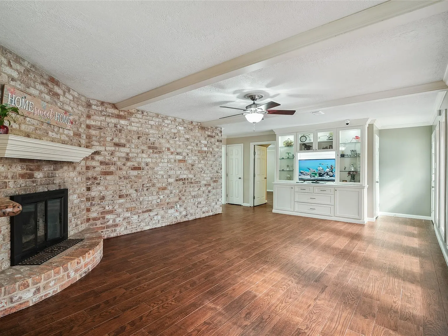 5 bed, 3.5 bath, 3058 sqft, $3,200 — Photo 4