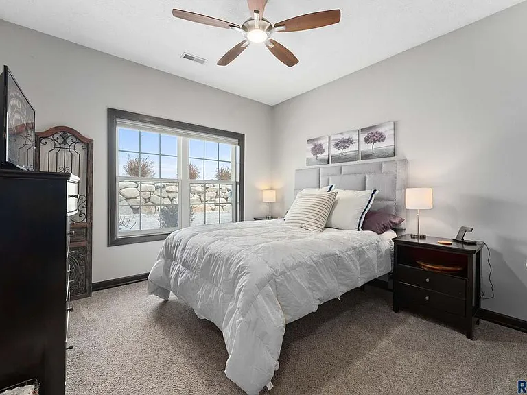 5600 E Eastbridge Pl — Photo 4