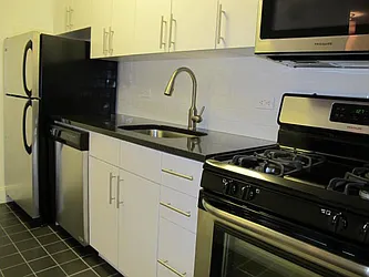 Rented by Metropolis Real Estate of Manhattan