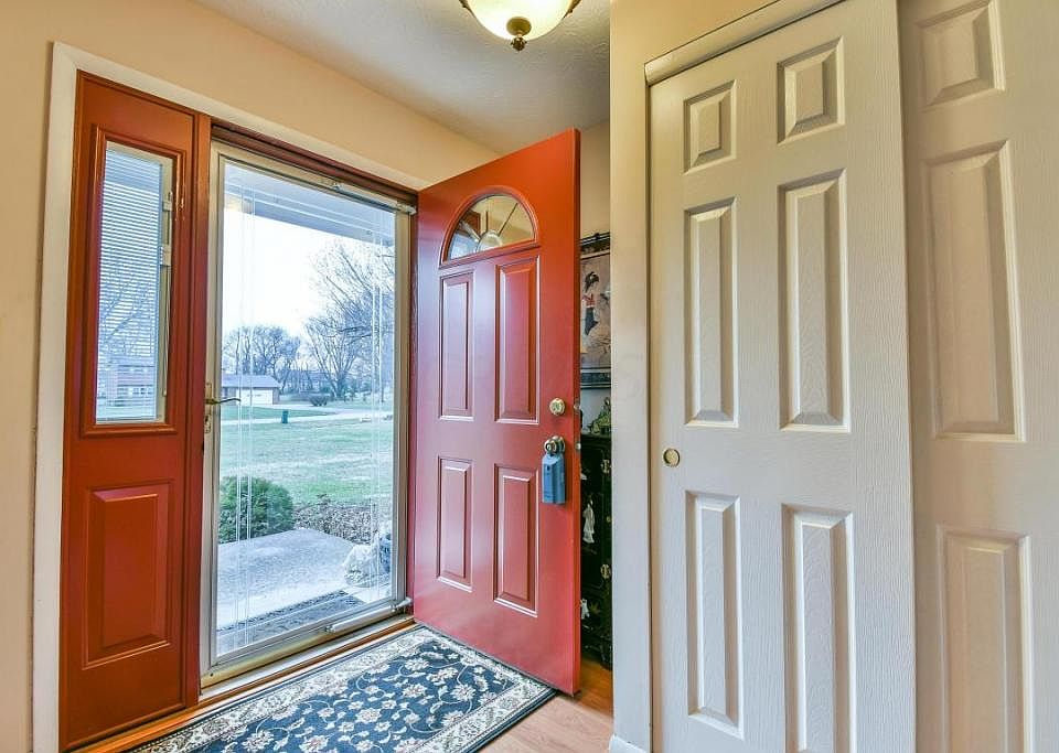 1st image of 10590 Marie Ln NW