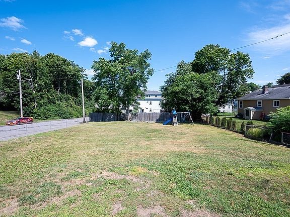 3rd image of 352 Daniels St