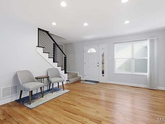 2nd image of 957 N Spoede Rd