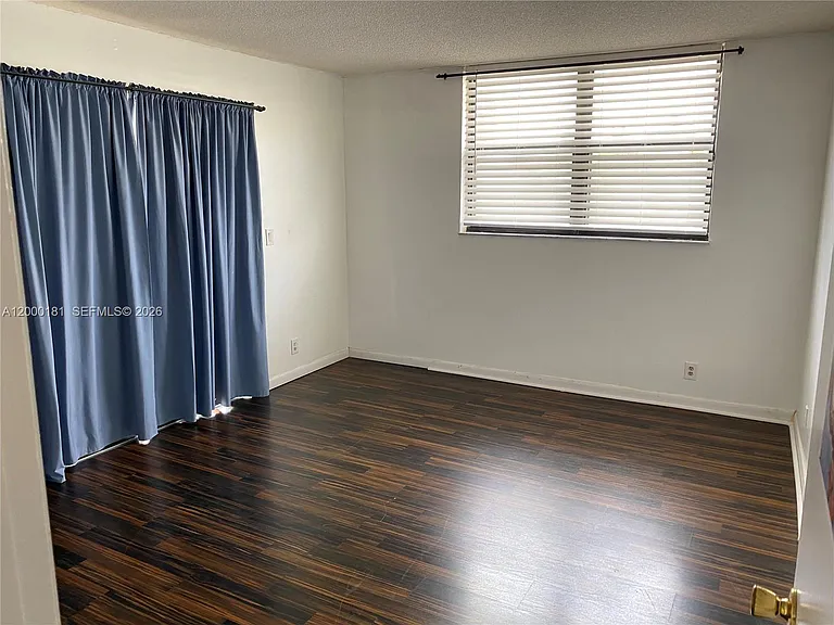 1900 Diana Dr #3D — Photo 10