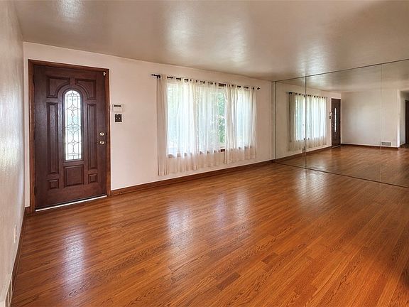 3rd image of 205 Highland Dr