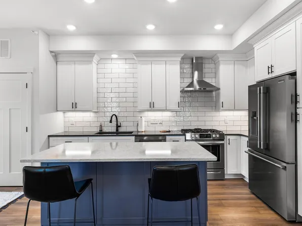 517 2nd St #303, Hudson, WI 54016