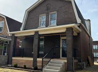 33 Lawn Pl, Saint Louis, MO 63110