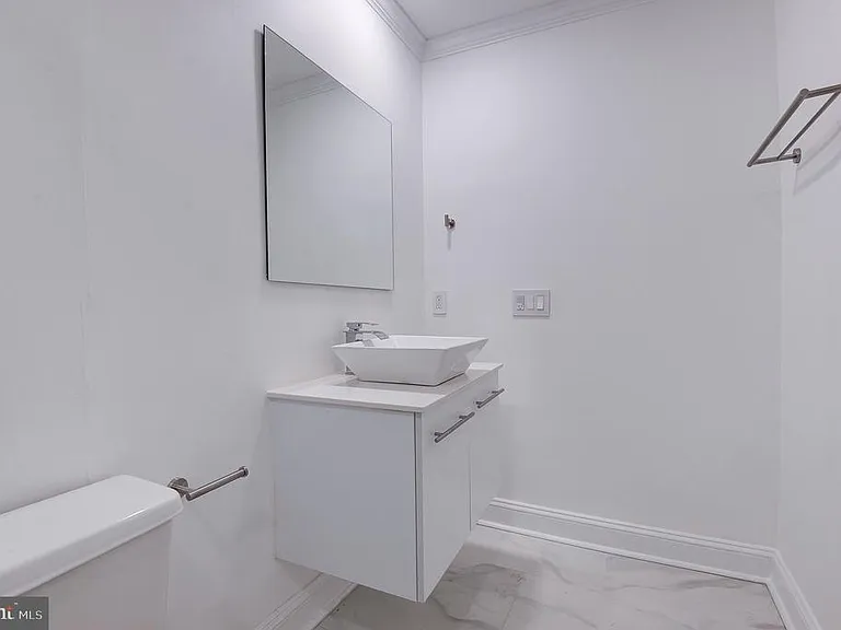 1628 Great Falls St — Photo 18