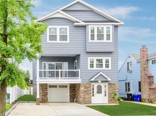 359 E Hudson St, Long Beach, NY 11561