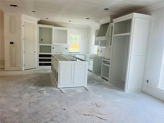 5th image of 147 River Place Dr