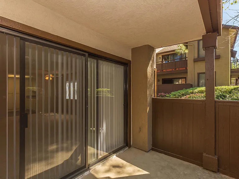 Emerald Court Apartment Homes — Photo 43