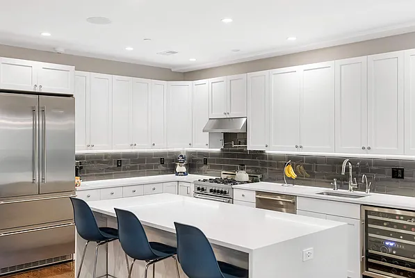 Sold by Compass | media 20