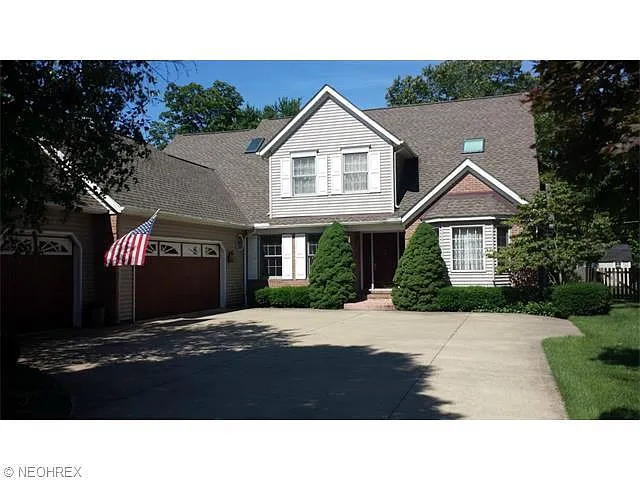 388 Bradley Rd photo 1