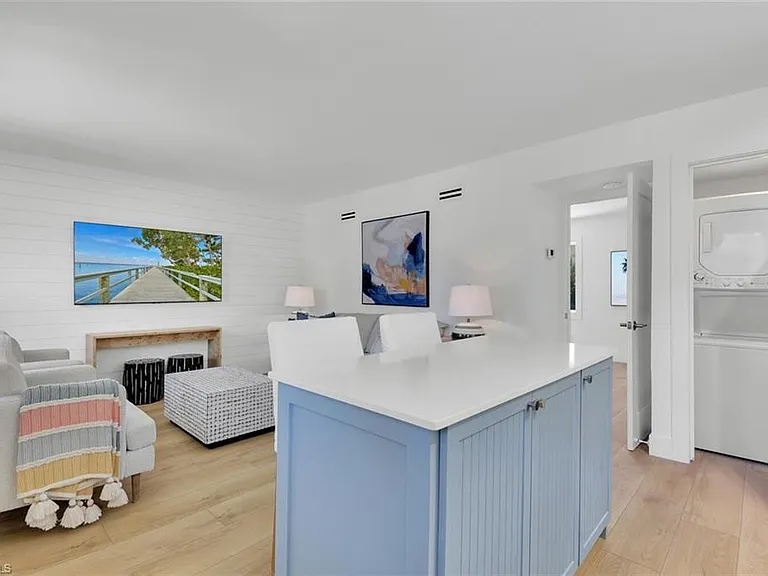 980 7th Ave S #204 — Photo 5