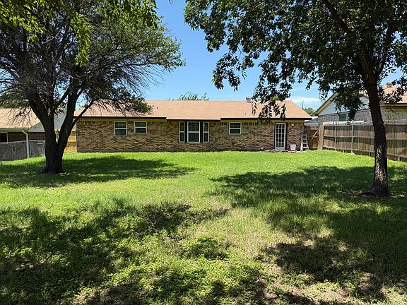 3rd image of 6517 Cervantes Ave