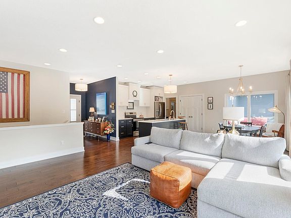 5th image of 615 Melendy Ln