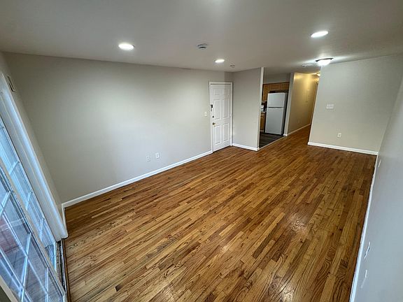 2nd image of 305 S 6th St Floor 1