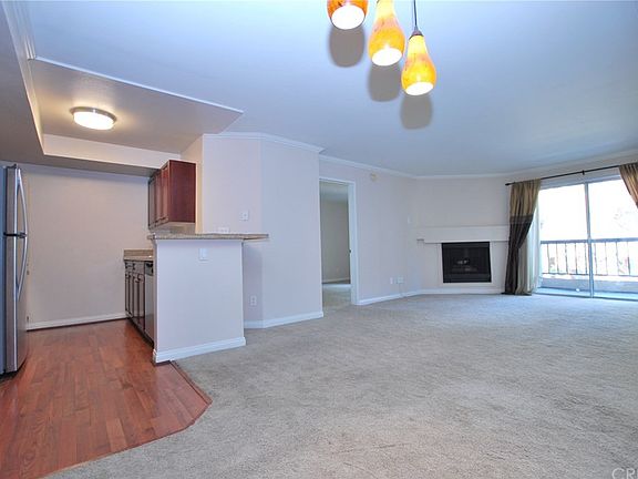 5th image of 21500 Burbank Blvd APT 203