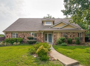2911 Sierra Dr, Carrollton, TX 75007