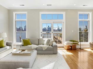 1 Regency Pl, Weehawken, NJ 07086